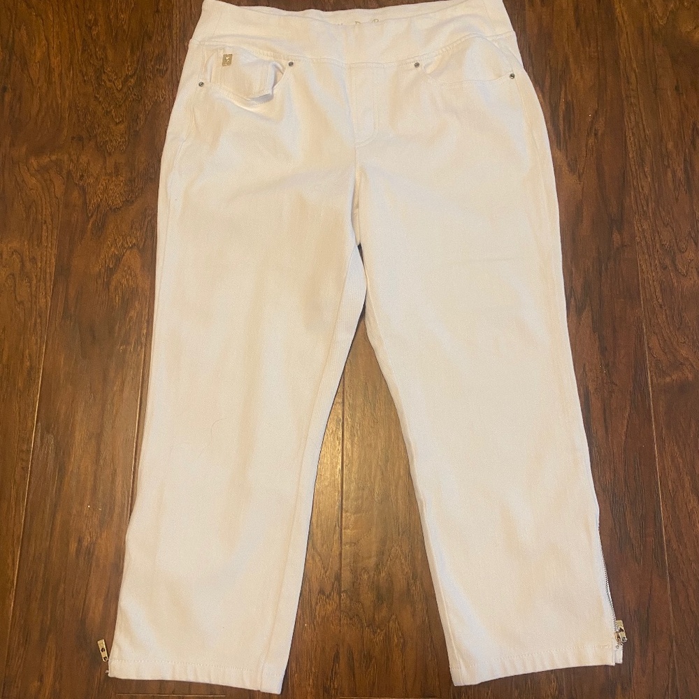 Belle by Kim Gravel Flexibelle Pull-On Cropped Jeans Regular in White - size 14